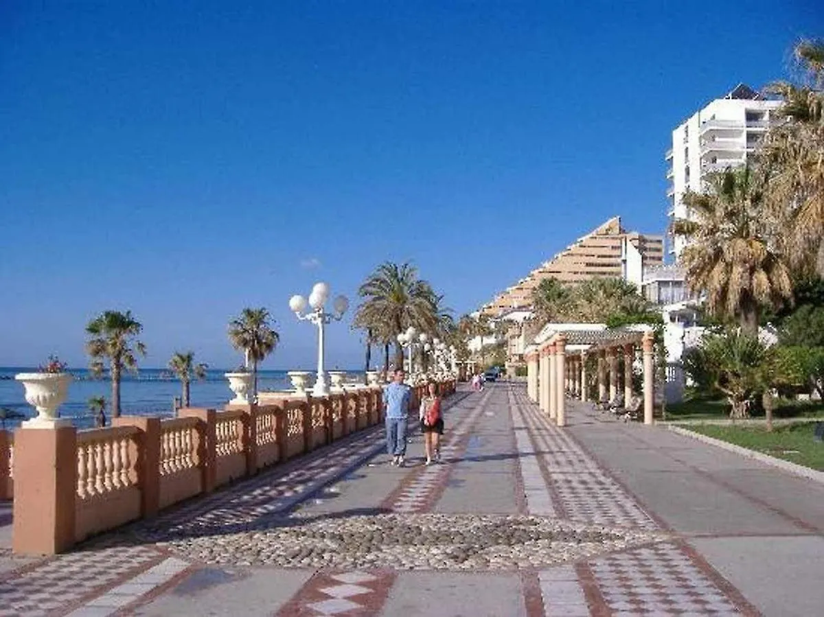 797 Holiday Rentals- Moderno, Centrico Y Espacioso Estudio Benalmádena 0*,  İspanya