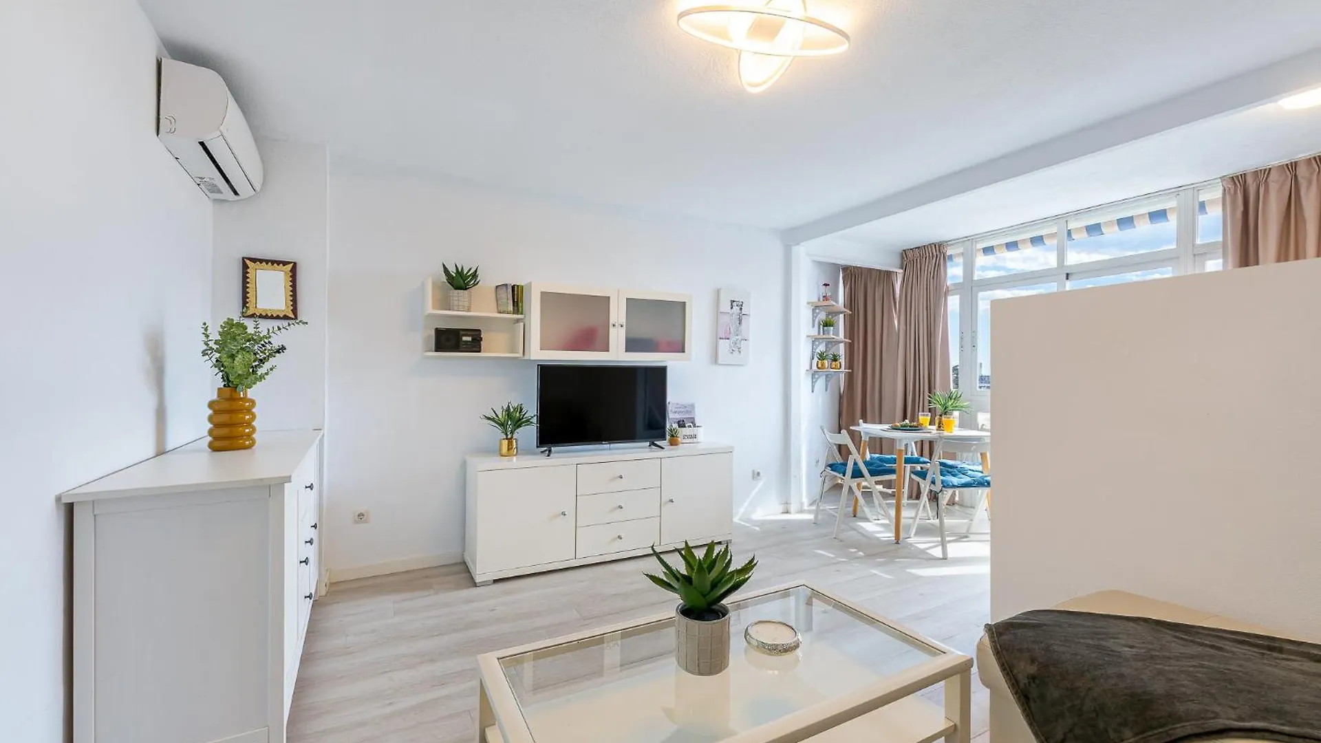Daire 797 Holiday Rentals- Moderno, Centrico Y Espacioso Estudio Benalmádena
