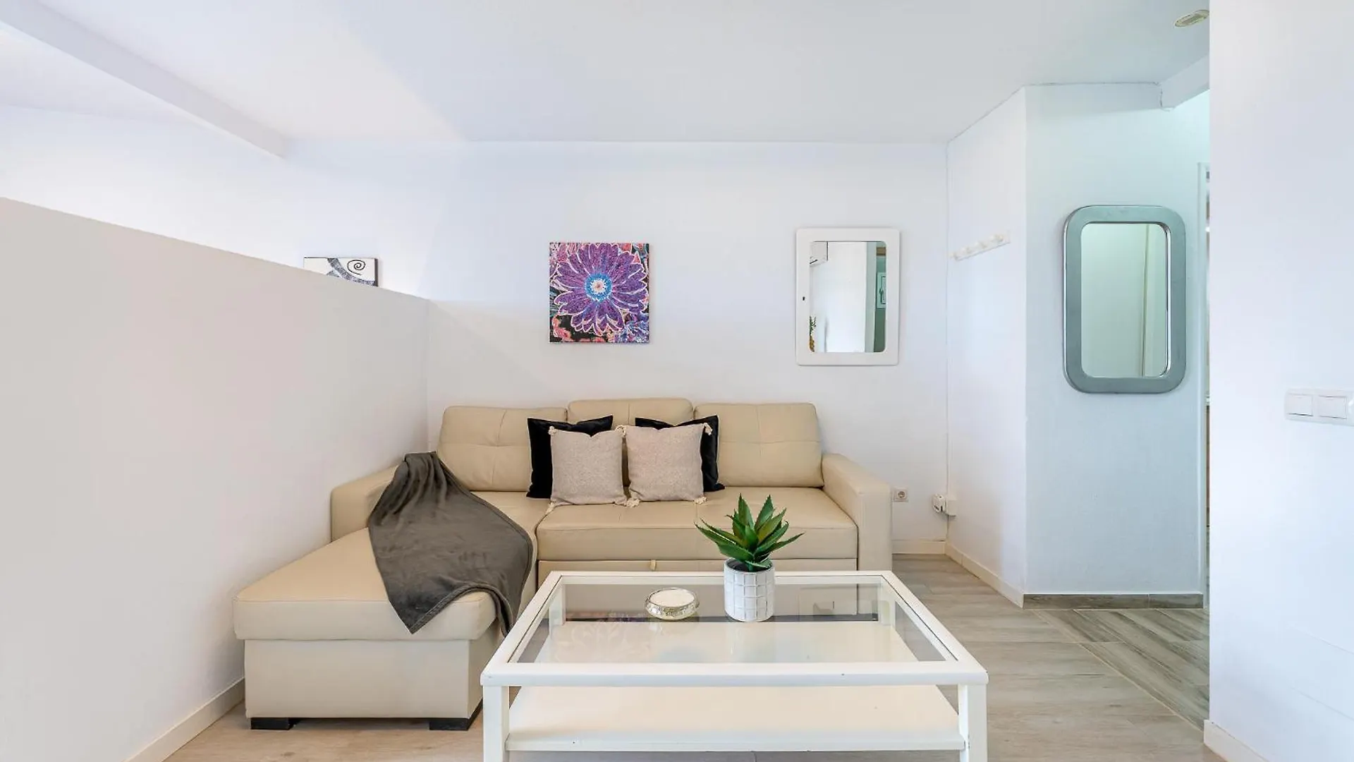 Apartment 797 Holiday Rentals- Moderno, Centrico Y Espacioso Estudio Benalmadena