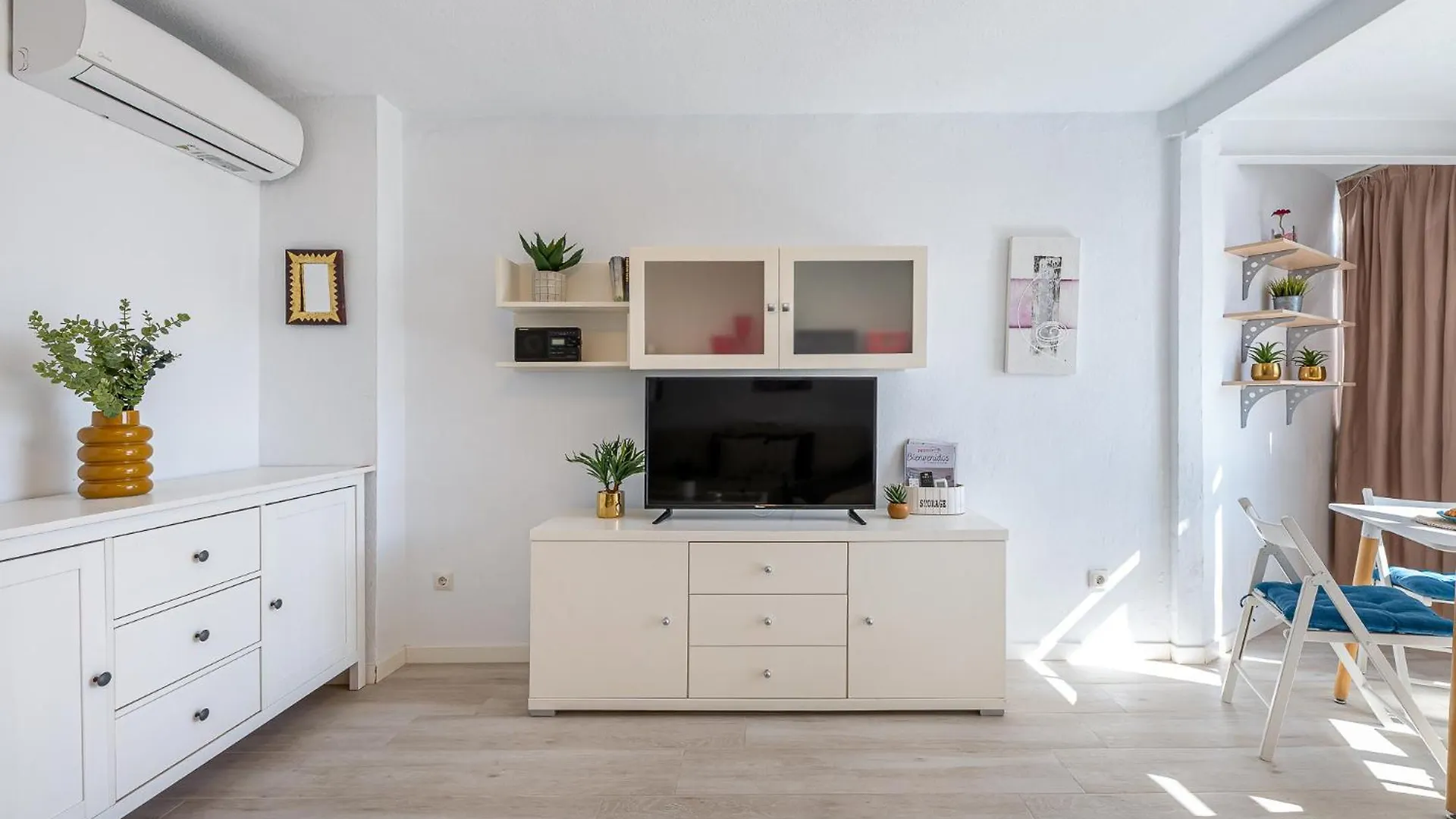 Apartment 797 Holiday Rentals- Moderno, Centrico Y Espacioso Estudio Benalmadena