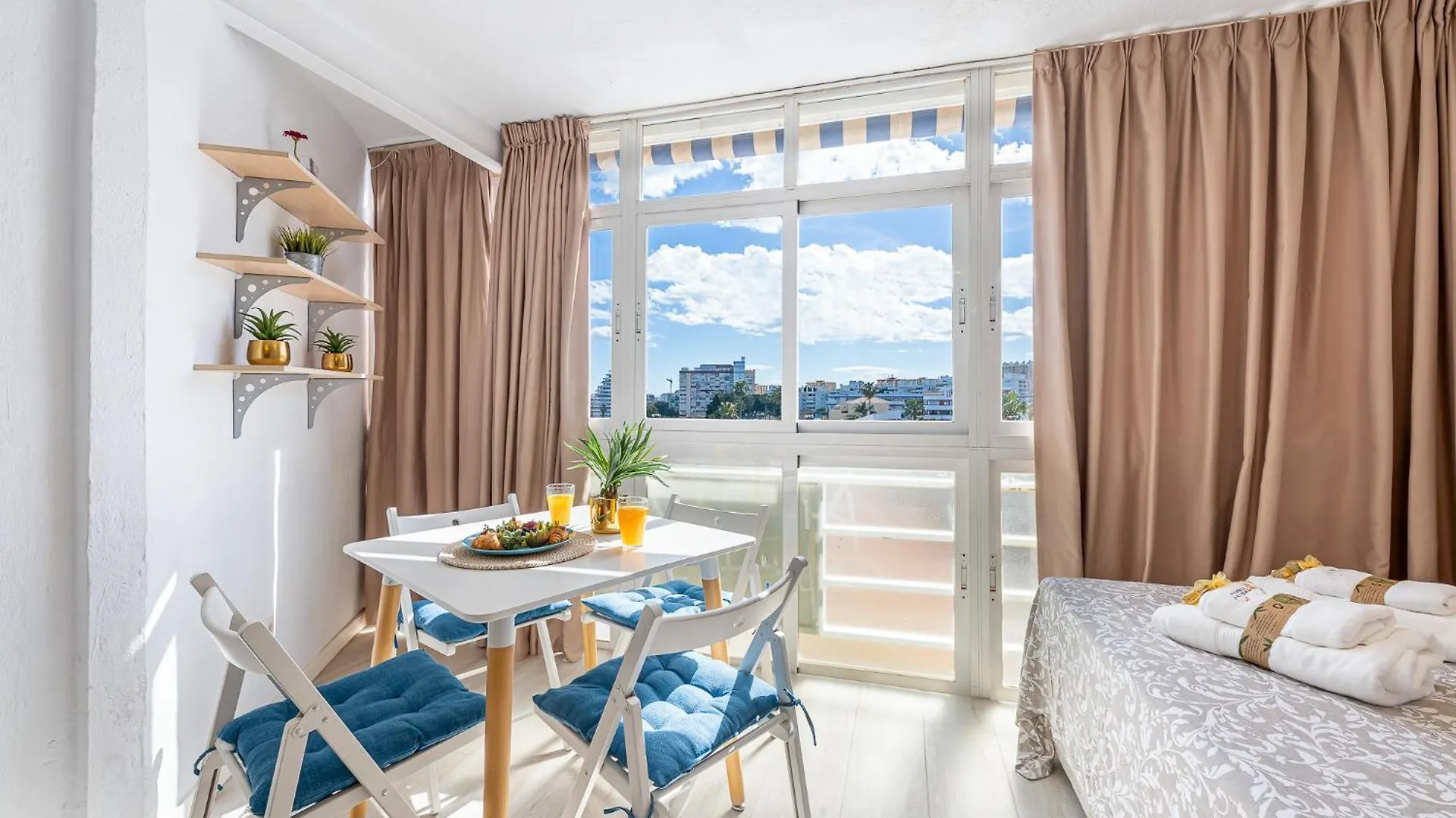 797 Holiday Rentals- Moderno, Centrico Y Espacioso Estudio Benalmadena contacts