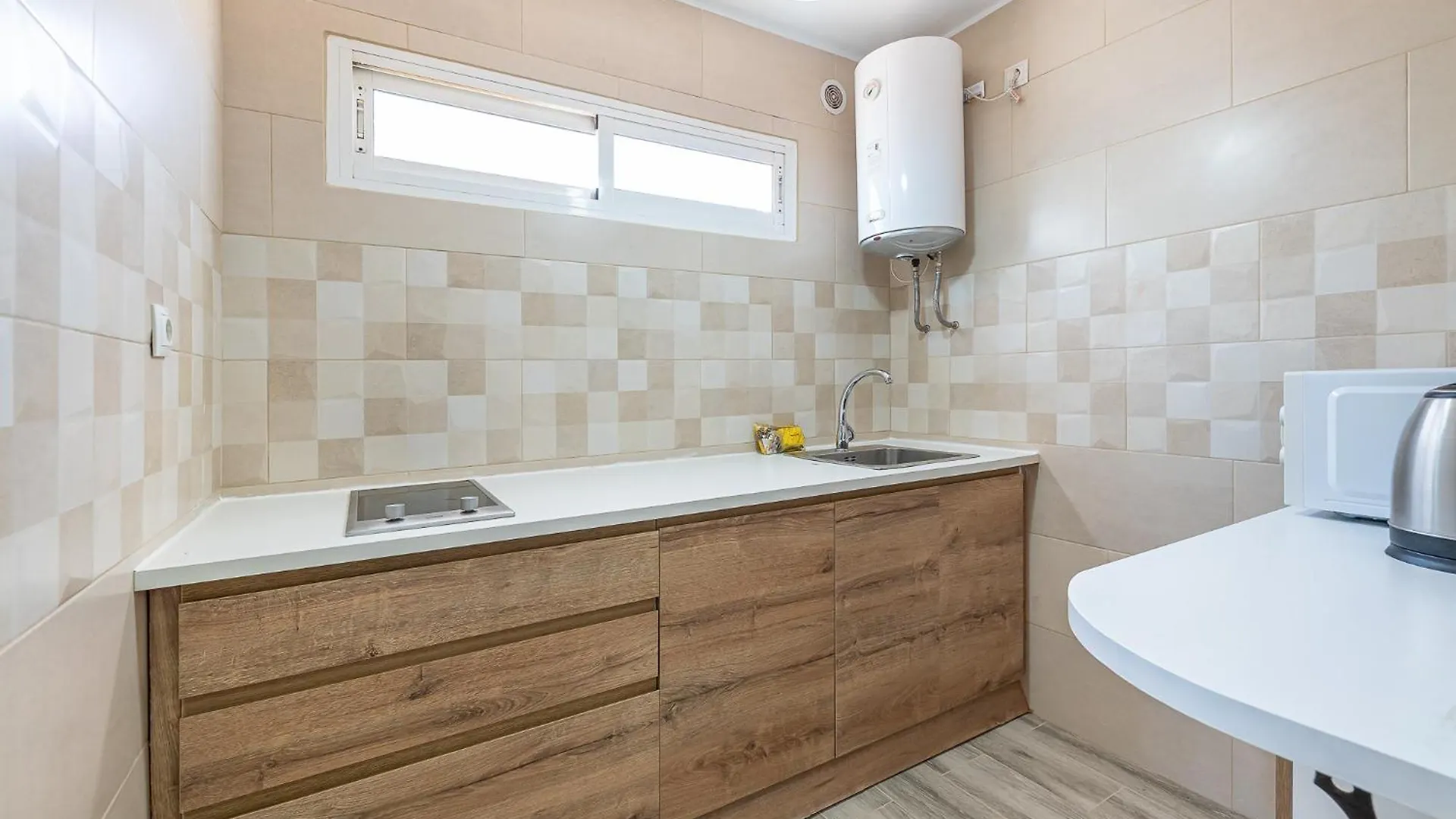 797 Holiday Rentals- Moderno, Centrico Y Espacioso Estudio Benalmadena Spain